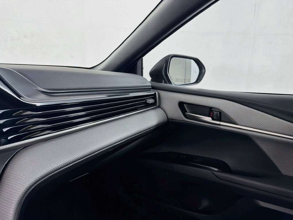 Used 2025 Toyota Camry SE FWD image 36