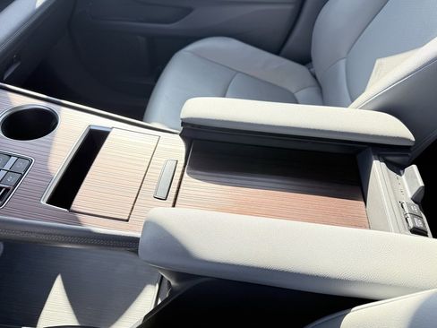 Used 2021 Toyota Sienna XLE image 18