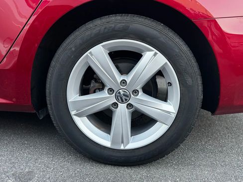 Used 2015 Volkswagen Passat 1.8T Limited Edition image 13