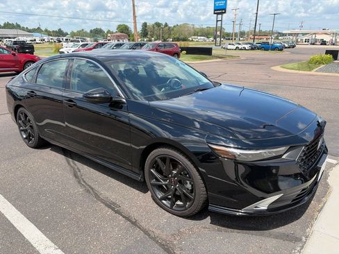 Used 2025 Honda Accord Touring image 1