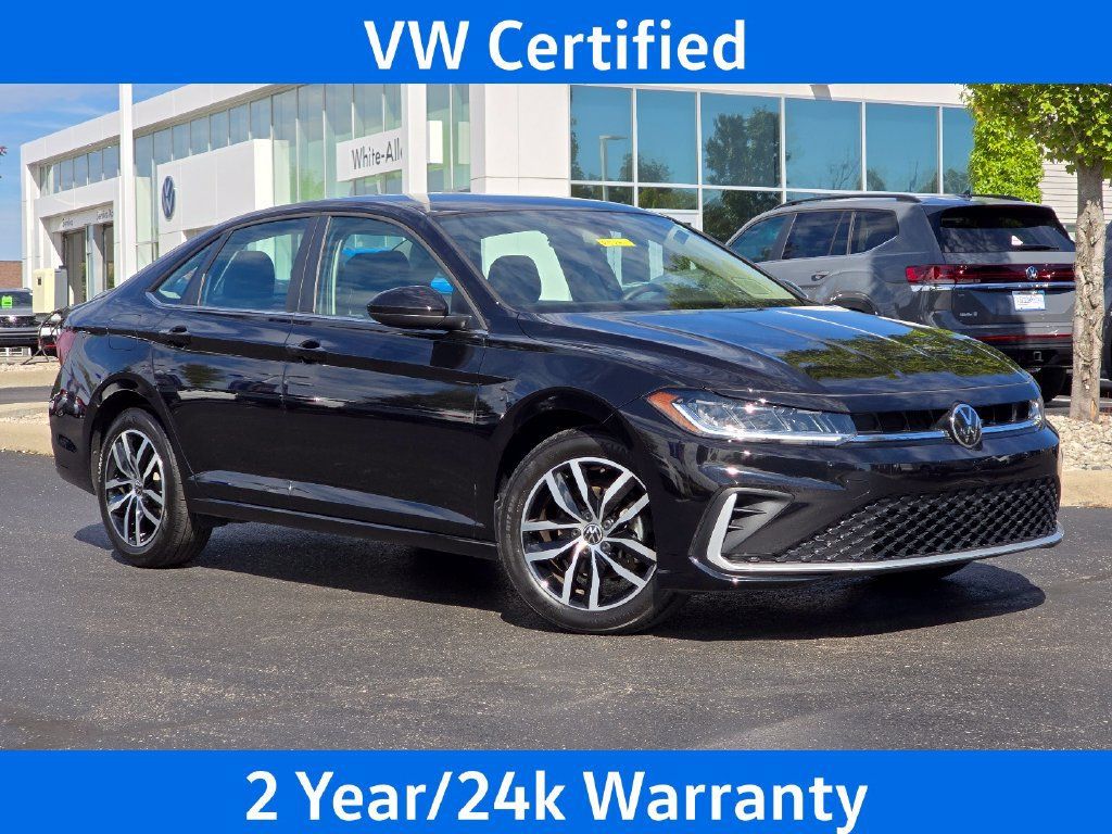 Used 2026 Volkswagen Jetta SE FWD image 1