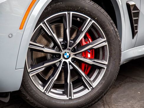New 2026 BMW X5 xDrive50e w/ Executive Package AWD/4WD image 9