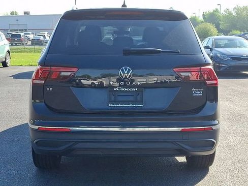 Used 2023 Volkswagen Tiguan SE AWD/4WD image 8