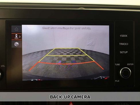 Used 2023 Kia Sportage LX image 4