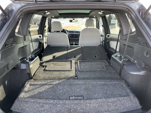 Used 2021 Volkswagen Tiguan SE R-Line w/ 3rd Row Seat Package image 30