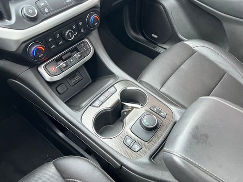 Used 2020 GMC Acadia SLT w/ Premium Package image 29