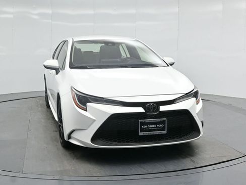 Used 2020 Toyota Corolla LE image 52