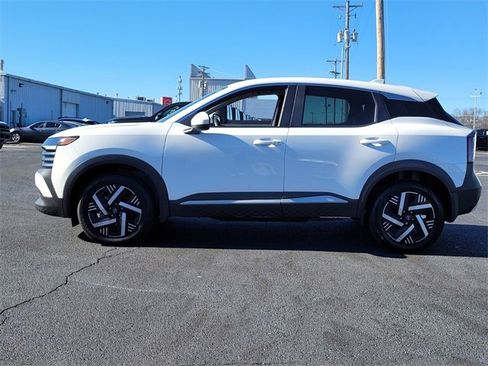 Certified 2025 Nissan Kicks SV w/ Illumination Package image 6
