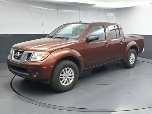 Used 2016 Nissan Frontier SV image 3