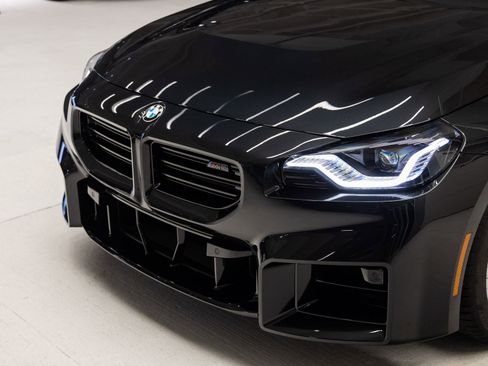 Used 2025 BMW M2 w/ Lighting Package image 32