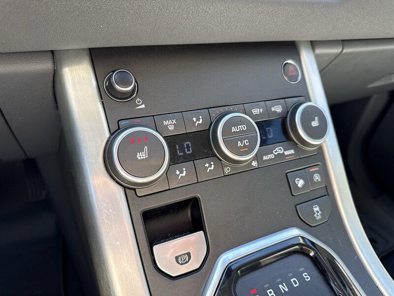 Used 2017 Land Rover Range Rover Evoque SE AWD/4WD image 10