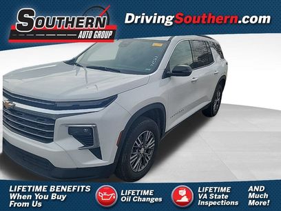 Used 2025 Chevrolet Traverse LT