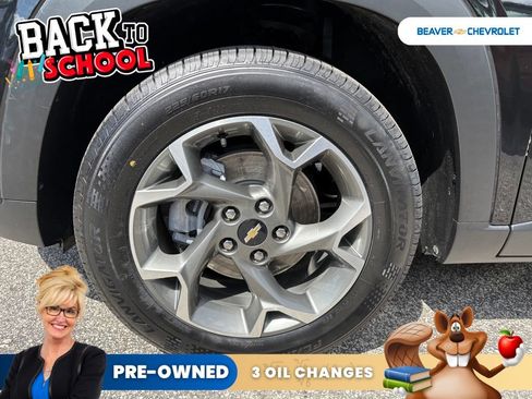 Used 2025 Chevrolet Trax LT FWD image 10