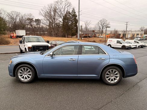 Used 2011 Chrysler 300 Limited image 4