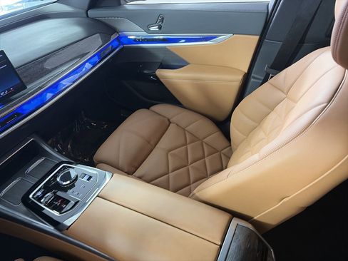 Used 2024 BMW 740i RWD image 22