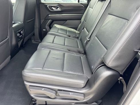Used 2024 Chevrolet Suburban LT AWD/4WD image 10