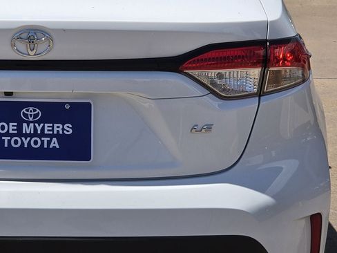 Used 2025 Toyota Corolla LE FWD image 9