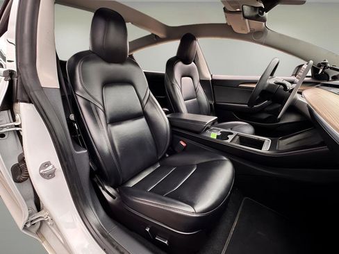 Used 2021 Tesla Model 3 Standard Range RWD image 19