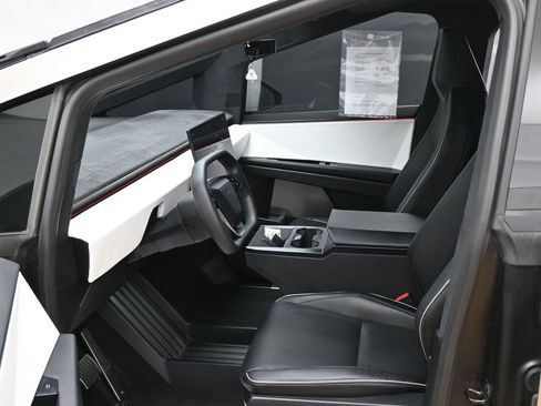 Used 2024 Tesla Cybertruck Cyberbeast AWD/4WD image 22