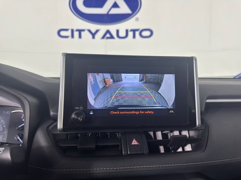 Used 2024 Toyota RAV4 XLE w/ Convenience Package FWD image 27