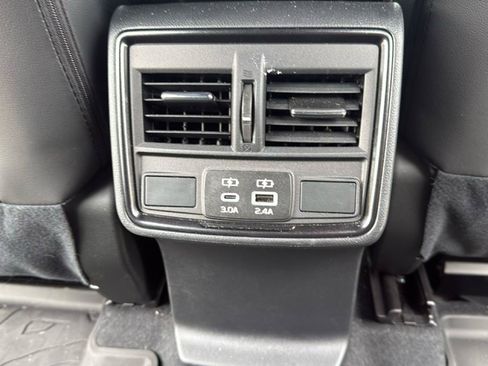 Used 2025 Subaru Forester Limited w/ Popular Package AWD/4WD image 32