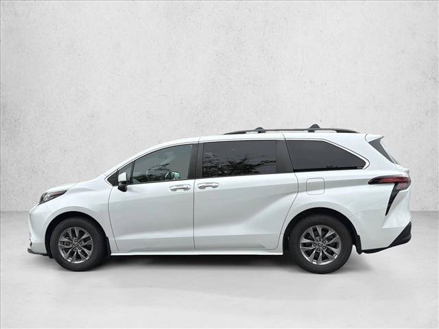 Used 2022 Toyota Sienna XLE w/ XLE Plus Package FWD image 8