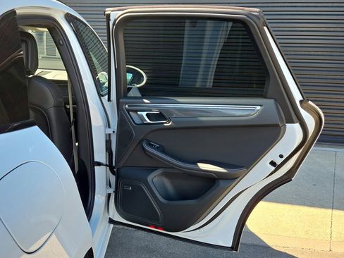 New 2026 Porsche Macan GTS image 22