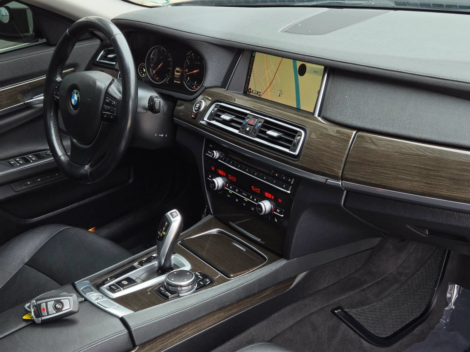 Used 2015 BMW 740Li RWD image 25