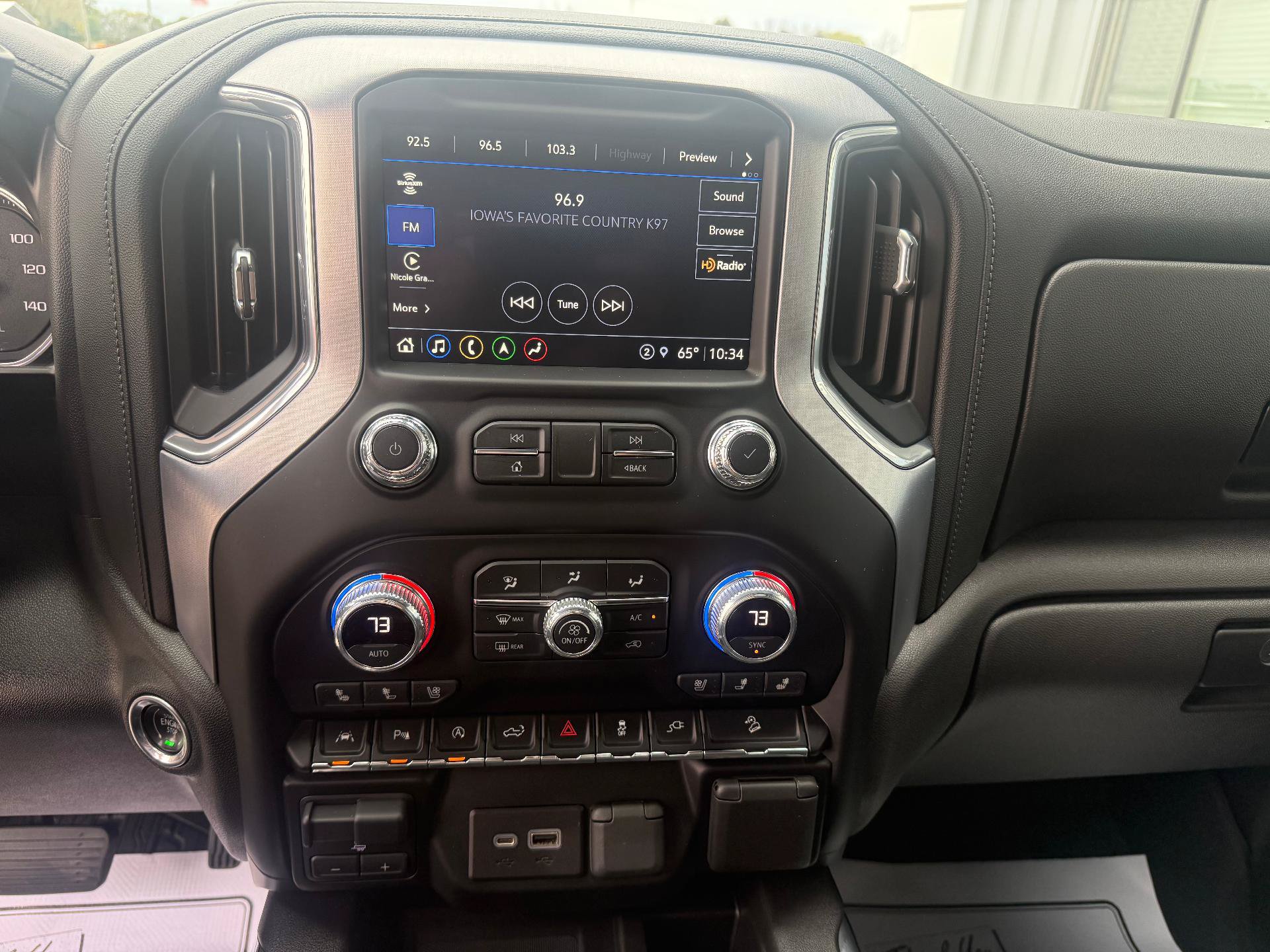 Used 2021 GMC Sierra 1500 SLT w/ SLT Premium Plus Package AWD/4WD image 17