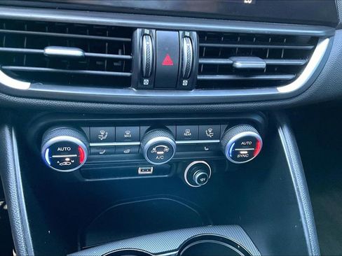 Used 2022 Alfa Romeo Giulia Veloce image 16