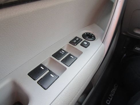 Used 2014 Kia Sorento LX image 15