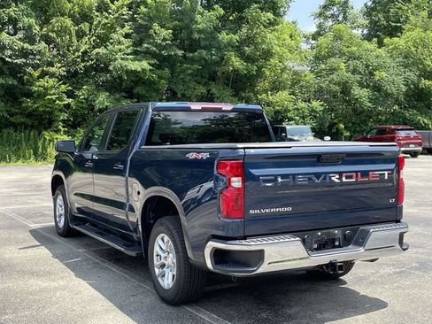 Used 2023 Chevrolet Silverado 1500 LT AWD/4WD image 6