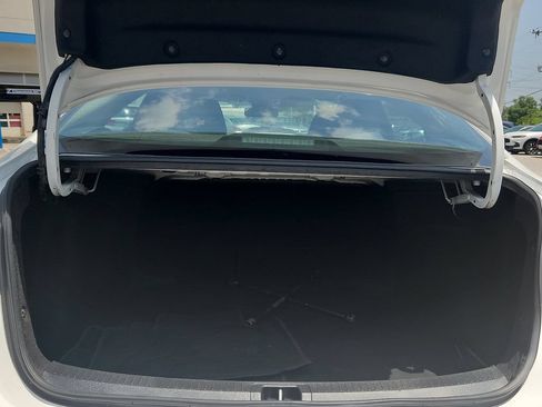 Used 2022 Toyota Corolla LE FWD image 22