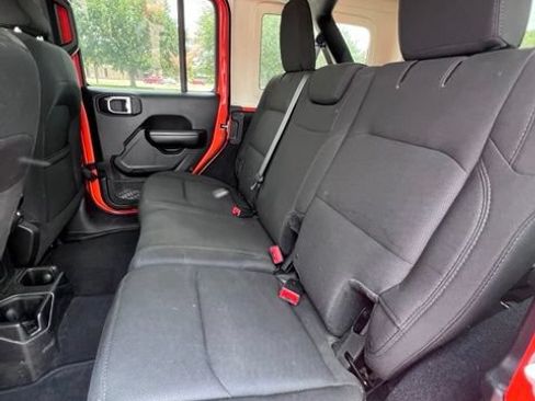 Used 2018 Jeep Wrangler Unlimited Sport S AWD/4WD image 7