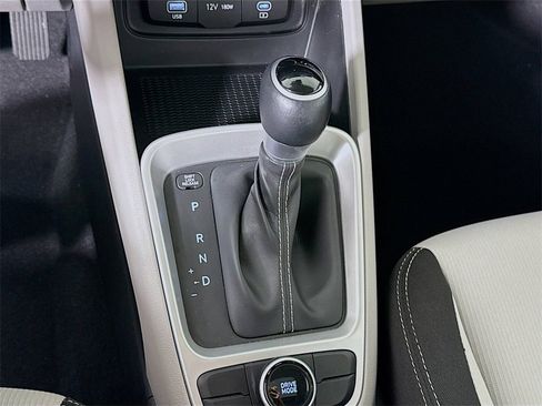 Certified 2024 Hyundai Venue SEL image 10