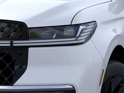 New 2025 Lincoln Navigator Reserve w/ Jet Appearance Package image 18