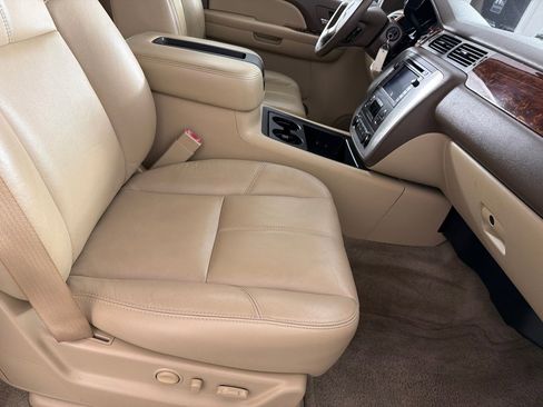 Used 2009 GMC Yukon SLT image 24