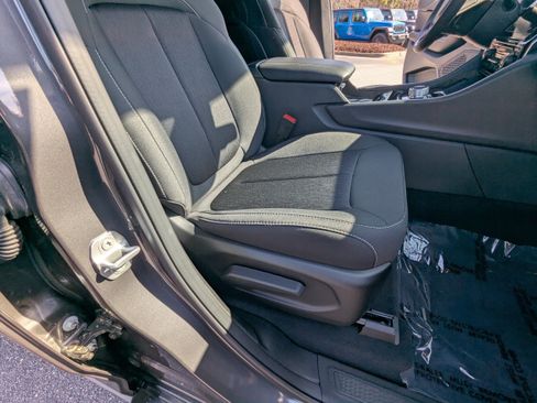 Certified 2025 Jeep Grand Cherokee L Laredo w/ Trailer Tow Package image 15