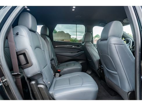 Used 2024 Buick Enclave Essence w/ Sport Touring Edition FWD image 17