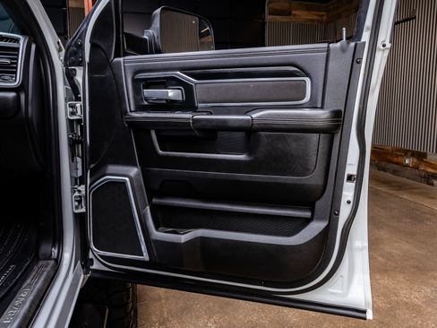 Used 2020 RAM 2500 Laramie w/ Night Edition AWD/4WD image 37