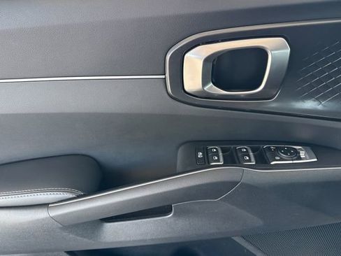 Certified 2025 Kia Sorento S image 13