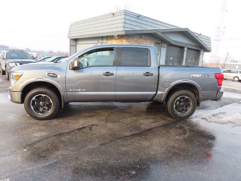 Used 2017 Nissan Titan PRO-4X image 6