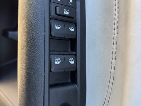 Certified 2022 Jeep Compass Limited image 9