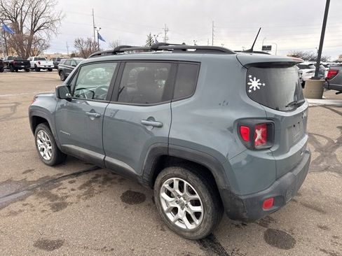 Used 2018 Jeep Renegade Latitude image 6