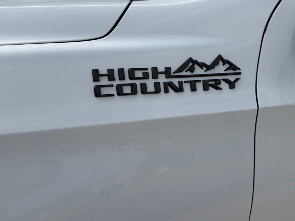 Used 2023 Chevrolet Tahoe High Country RWD image 11