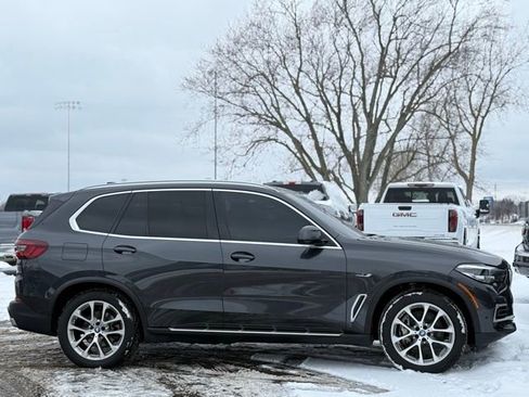 Used 2023 BMW X5 xDrive45e image 39