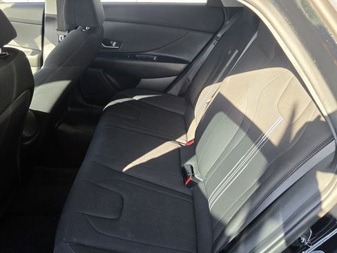 Used 2022 Hyundai Elantra SEL w/ Convenience Package image 6