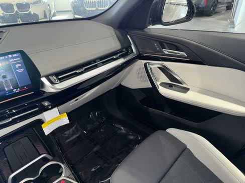 New 2026 BMW X2 xDrive28i w/ M Sport Package AWD/4WD image 21