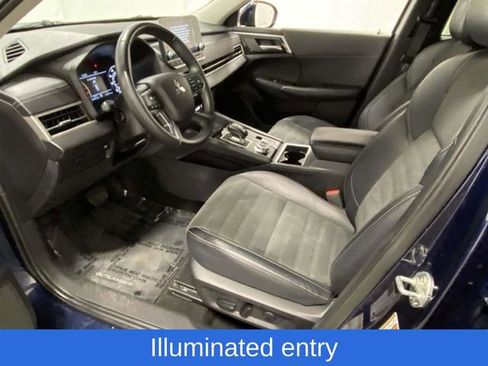 Used 2024 Mitsubishi Outlander SE image 13