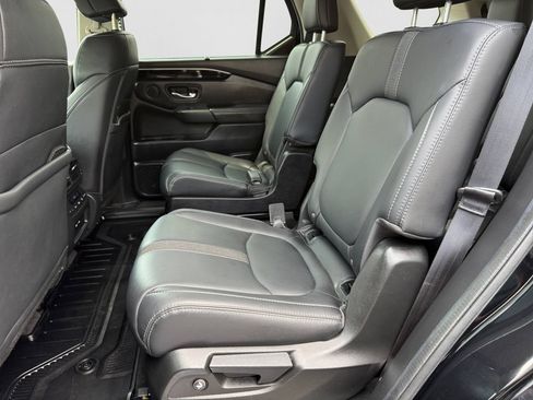 Used 2025 Honda Pilot EX-L image 19